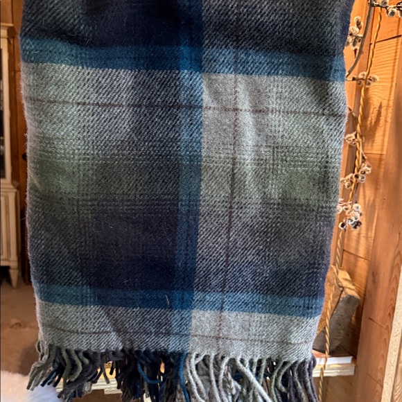 Pendleton Wool Plaid Throw - Picture 7 of 7